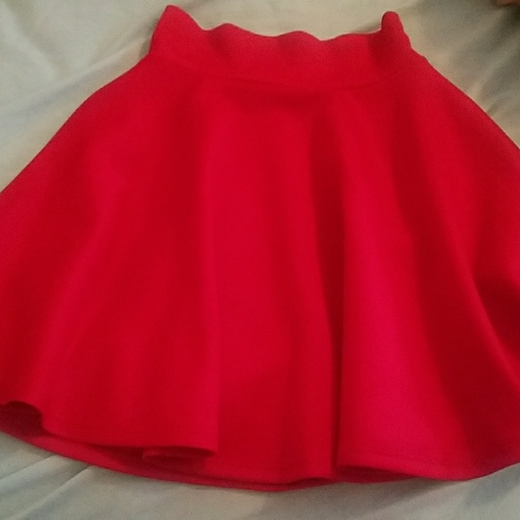 Red skater skirt - Picture 4 of 4